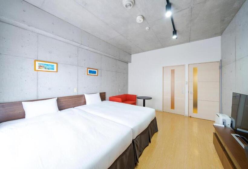 Camera Deluxe, Nahawest Inn