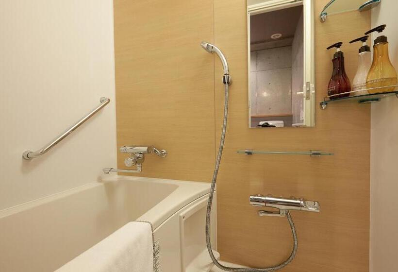 Camera Economy, Nahawest Inn