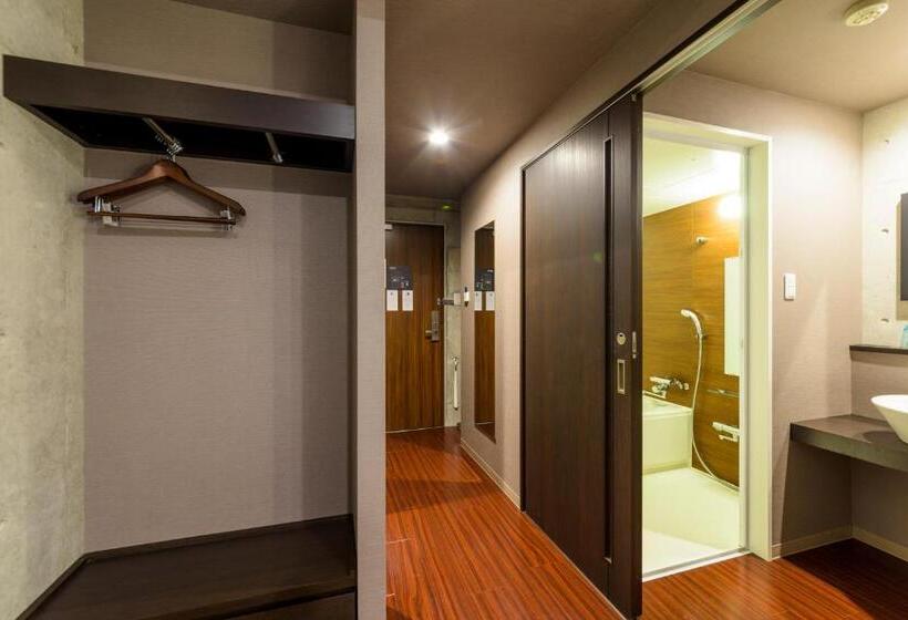 Camera Standard Piano Superiore, Nahawest Inn