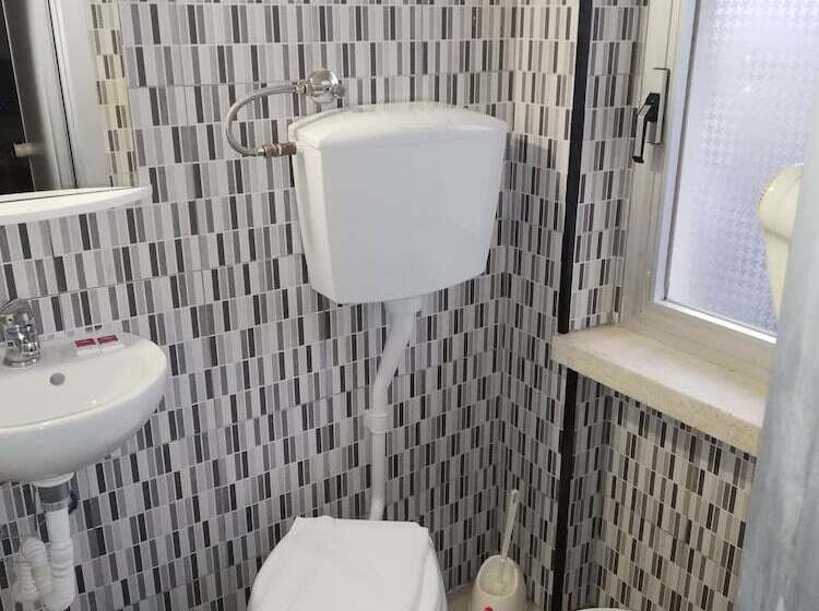 スタンダードシングルルーム, One