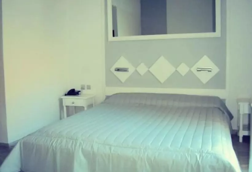 اتاق استاندارد چهار تخته, Porto Castello