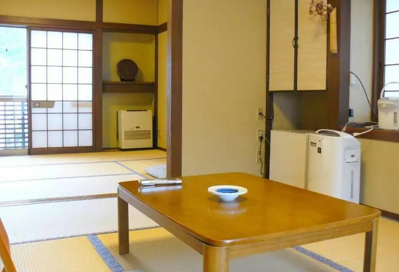バスルーム共有のトリプルスタンダード, Ryokan Yamashiroya