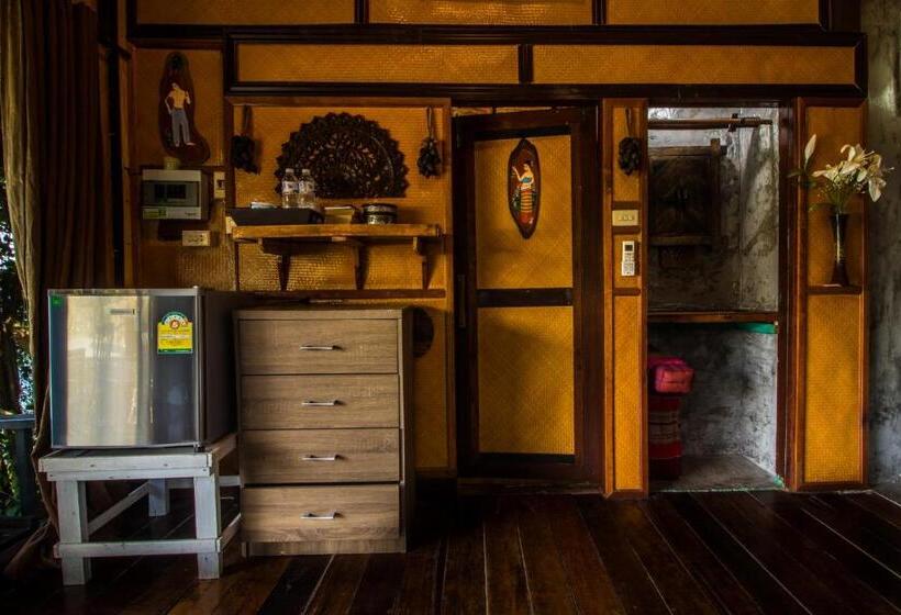 オーシャンビューのスタンダードバンガロー, Taatoh Seaview Resort Sha Plus