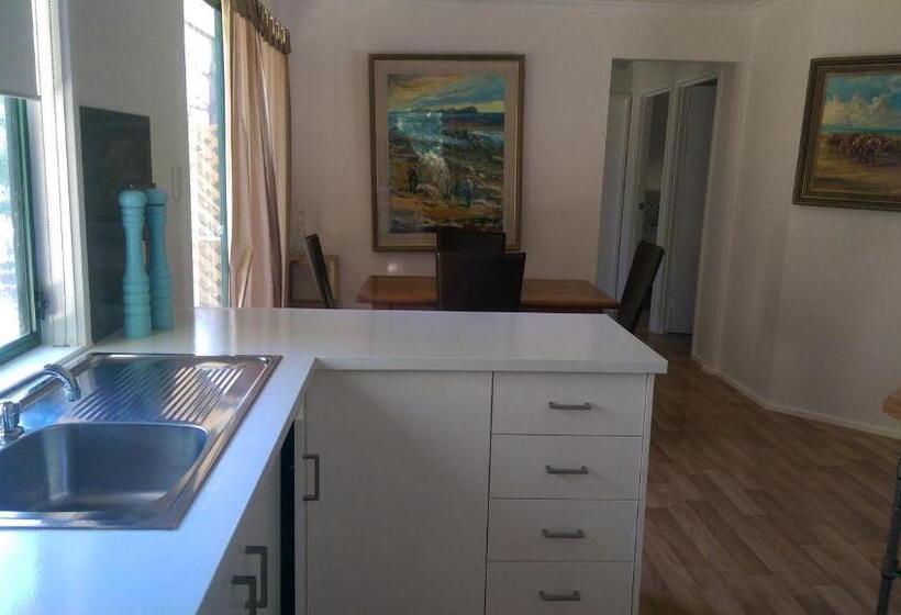 Дом 3 Спальни, Amy S House Bed & Breakfast