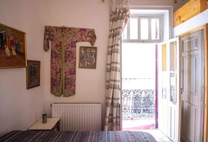 اتاق استاندارد با بالکن, Bayt Alice Hostel