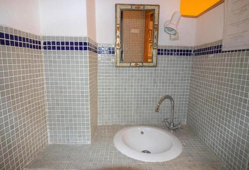 اتاق استاندارد یک نفره, Bayt Alice Hostel