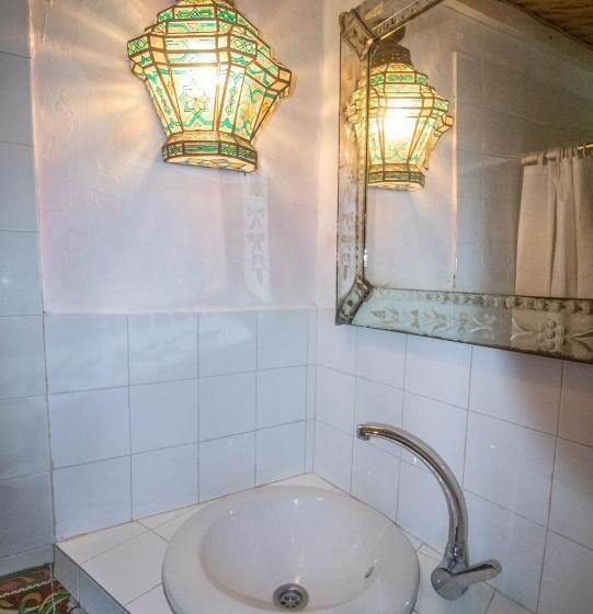 تختخواب در اتاق مشترک, Bayt Alice Hostel