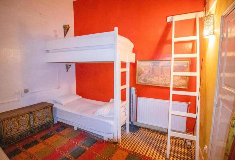 اتاق استاندارد سه نفره, Bayt Alice Hostel