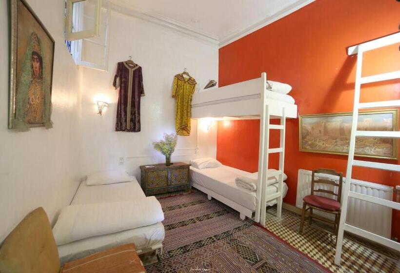 اتاق استاندارد سه نفره, Bayt Alice Hostel