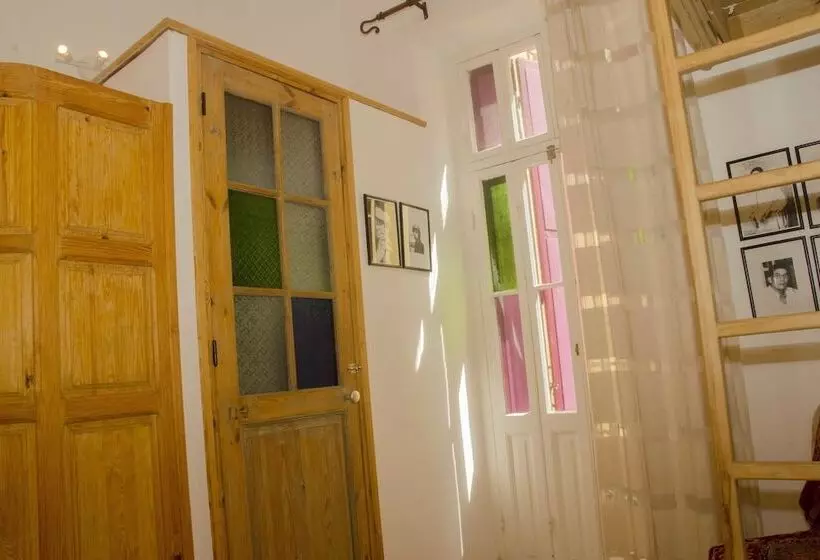 اتاق استاندارد یک نفره, Bayt Alice Hostel