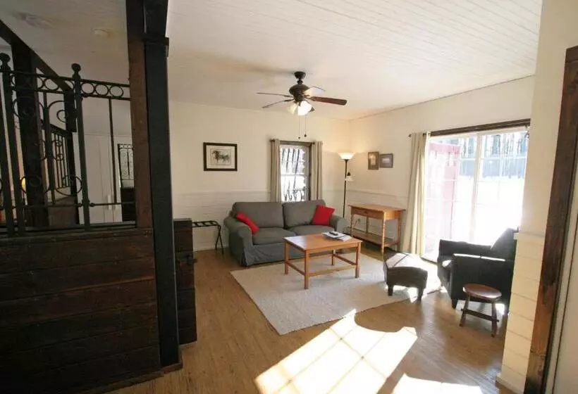 スイート, Old Saco Inn