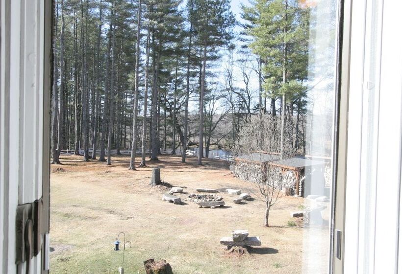 غرفة قياسية, Old Saco Inn