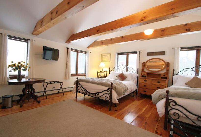 جناح, Old Saco Inn