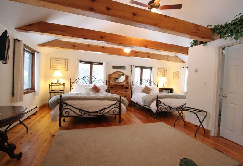 جناح, Old Saco Inn