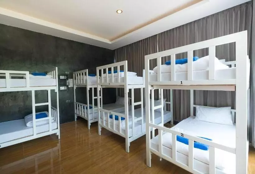 Cama em Quarto Compartilhado, Ibiza Phi Phi