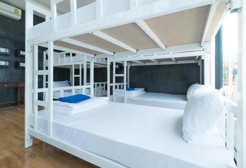 공동 객실, Ibiza Phi Phi