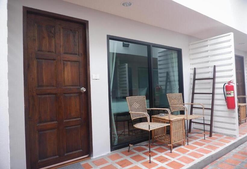 디럭스 룸, Ibiza Phi Phi