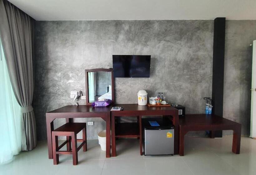 디럭스 룸 산전망, Ibiza Phi Phi