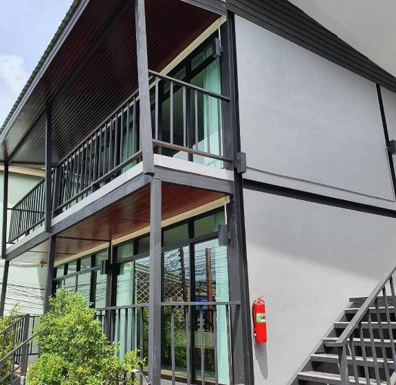 디럭스 룸 산전망, Ibiza Phi Phi