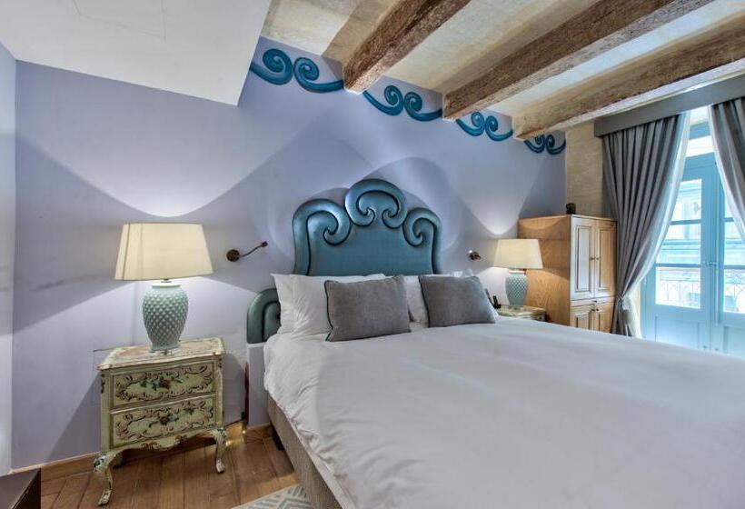 سوییت لوکس, Palazzo Consiglia Ik Collection