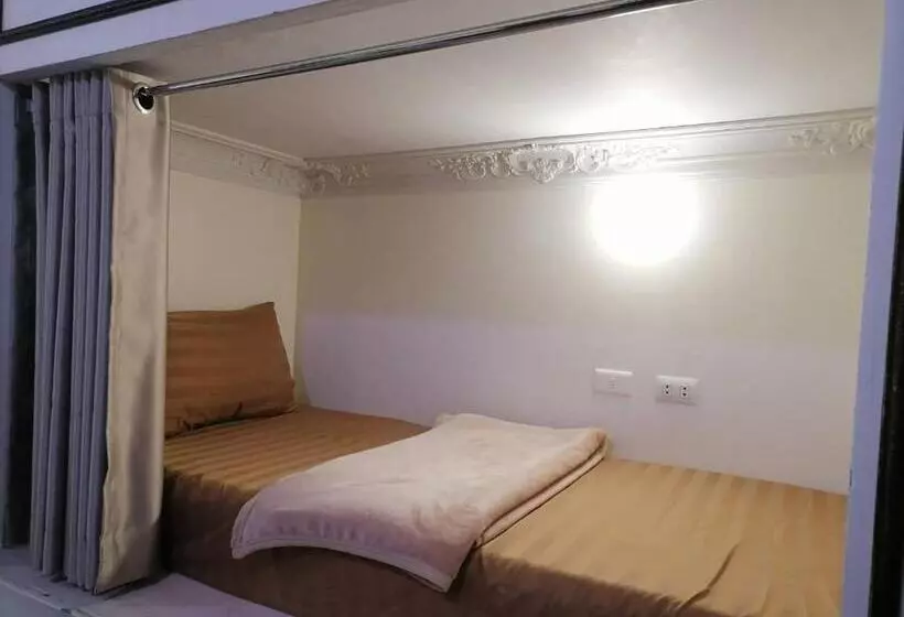 ルームシェアのワンベッド, Phuket Airport Inn