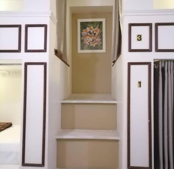 공동 객실, Phuket Airport Inn