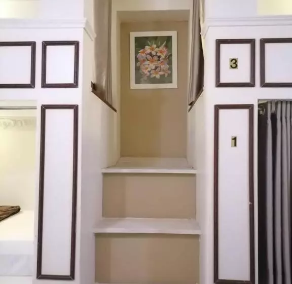 ルームシェアのワンベッド, Phuket Airport Inn