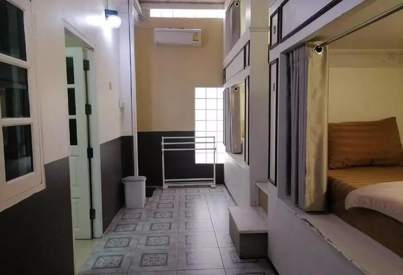ルームシェアのワンベッド, Phuket Airport Inn