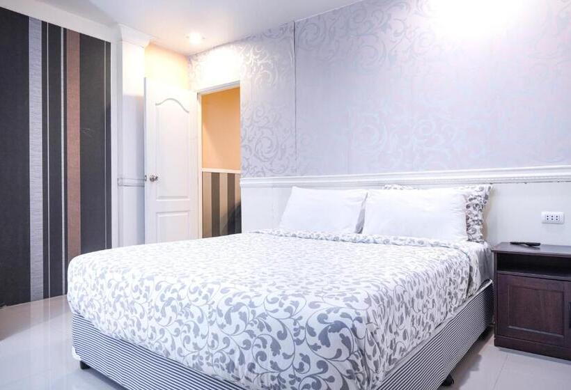 패밀리 스튜디오, Phuket Airport Inn