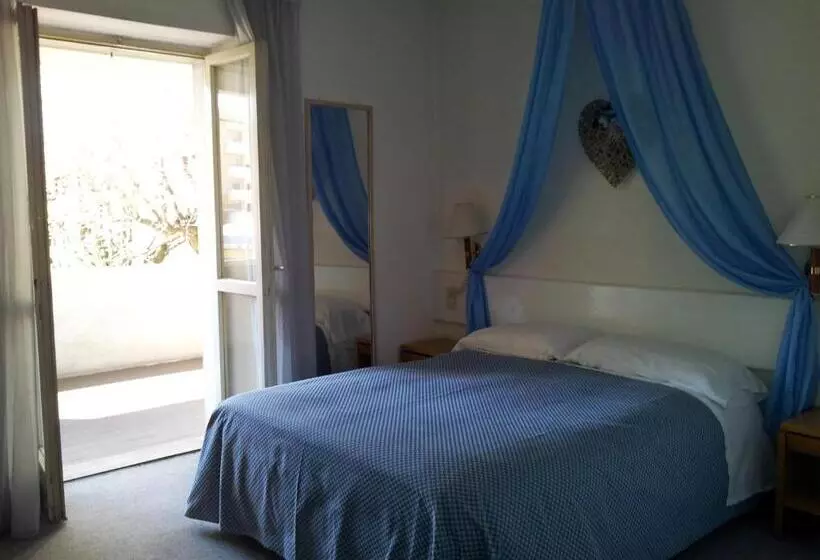 Comfort room with balcony, Post
