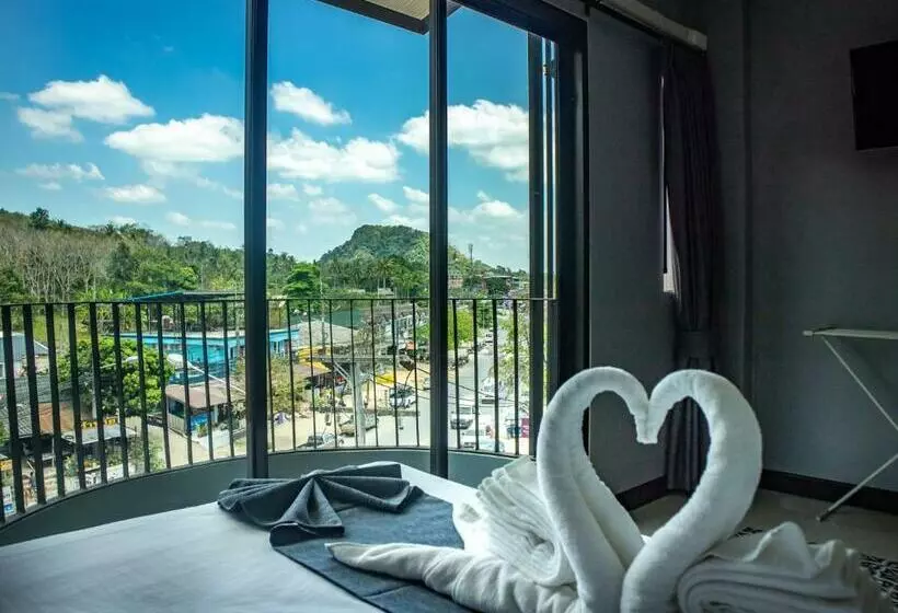 اتاق استاندارد با بالکن, The Moon Night Ao Nang