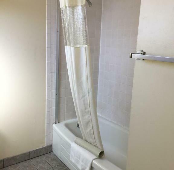 Семейный Номер, Tiki Lodge