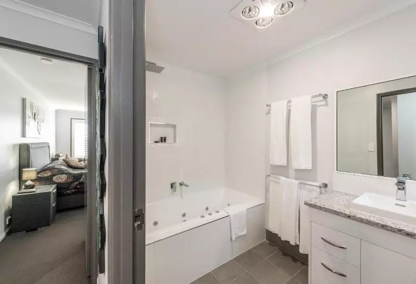 ３ベッドルームアパートメント, Athena Motel Apartments