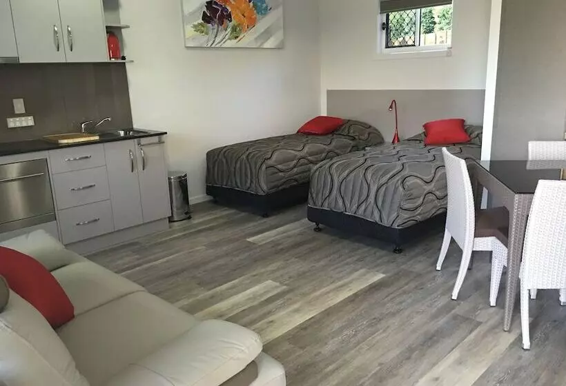 ２ベッドルーム家族用アパートメント, Athena Motel Apartments