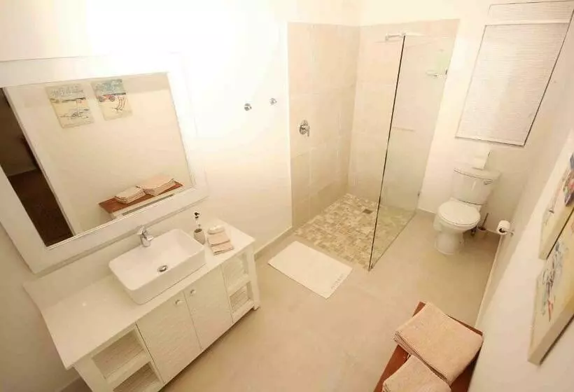 اتاق اساندارد با چشمانداز جانبی به دریا, Fairlight Beach House