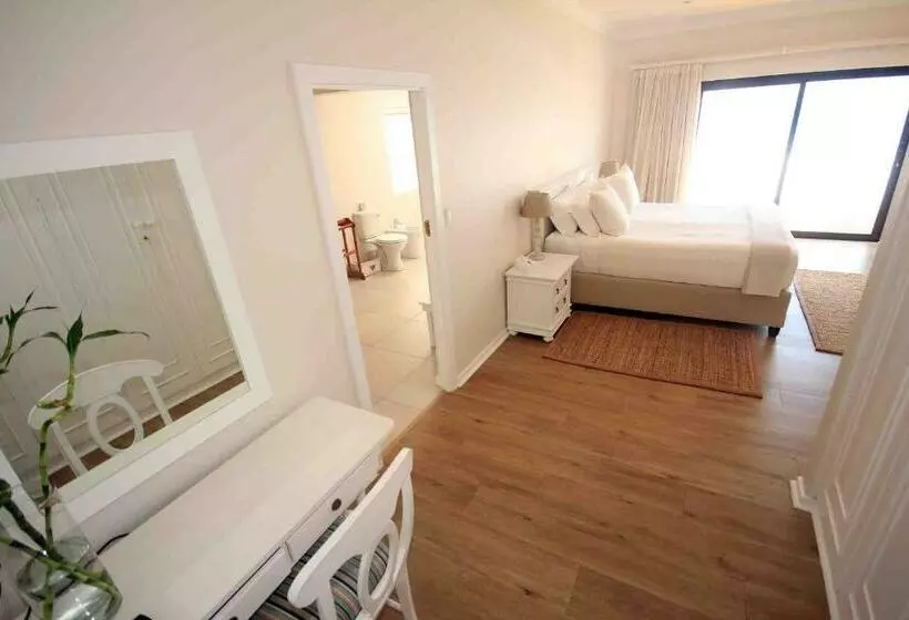 اتاق لوکس با چشمانداز دریا, Fairlight Beach House