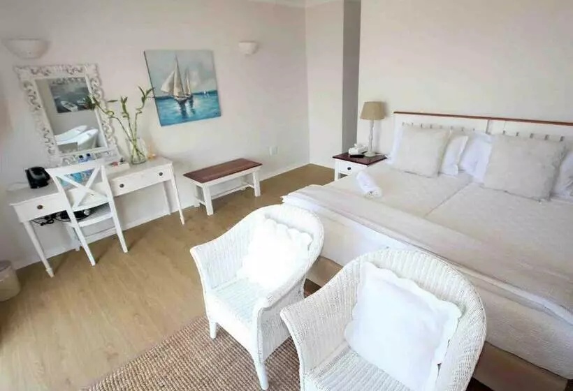 اتاق لوکس با چشمانداز دریا, Fairlight Beach House