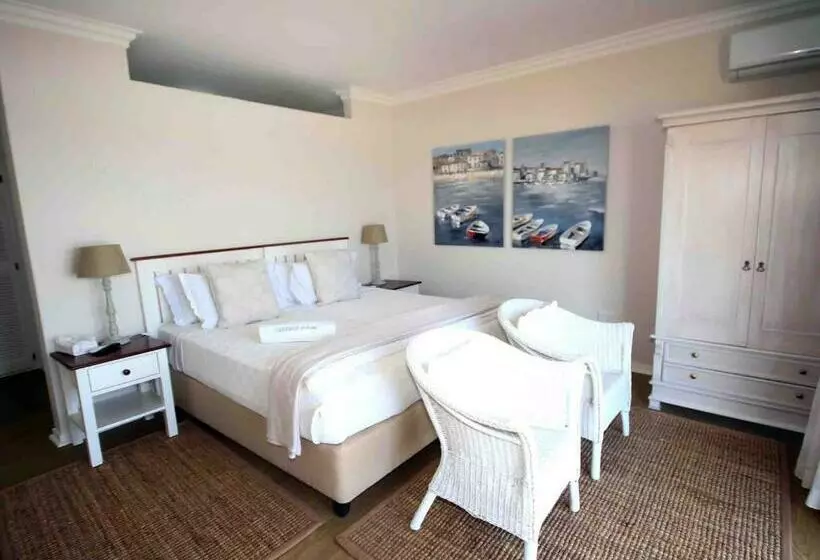 اتاق لوکس با چشمانداز دریا, Fairlight Beach House