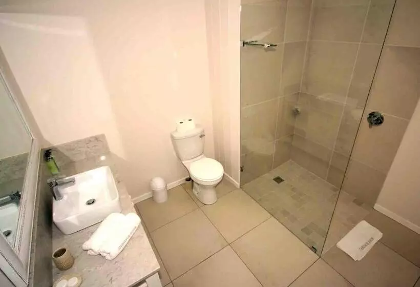 اتاق لوکس با چشمانداز دریا, Fairlight Beach House