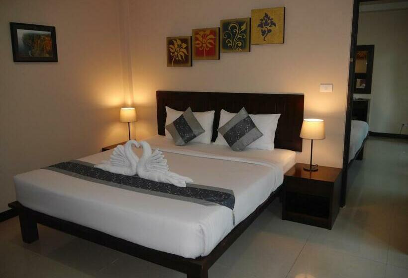 חדר משפחתי קלאסי, Ampha Place