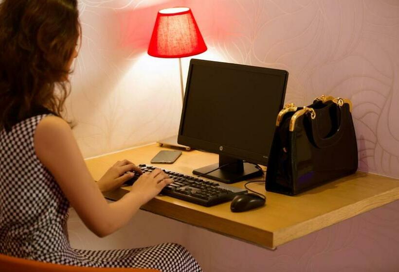 クイーンサイズベッドのスタンダードルーム, Ibis Chennai City Centre An Accor Brand