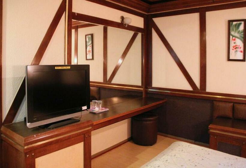 اتاق اکونومی, Persimmon