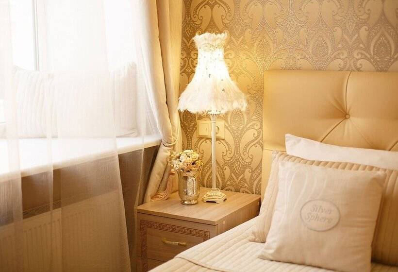 ファミリールーム, Silver Sphere Inn