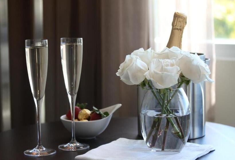 キングサイズベッドのエクゼクティブルーム, Springfield Lakes Boutique