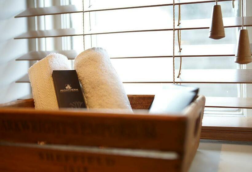 스탠다드 룸, The Plough Inn & Cottages