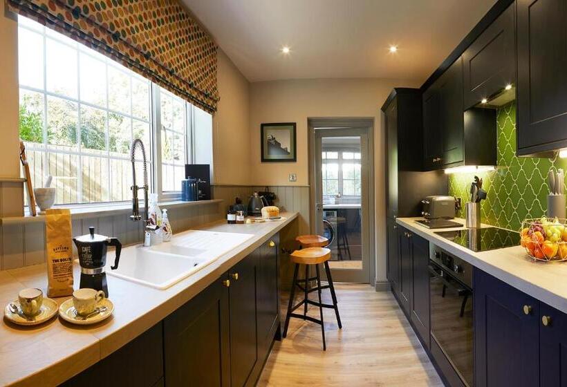 Дом 2 Спальни, The Plough Inn & Cottages