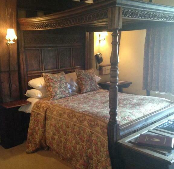 غرفة قياسية, The Star And Eagle