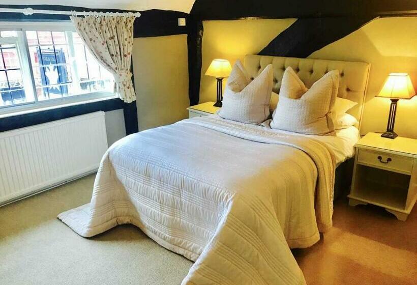 غرفة قياسية, The Star And Eagle