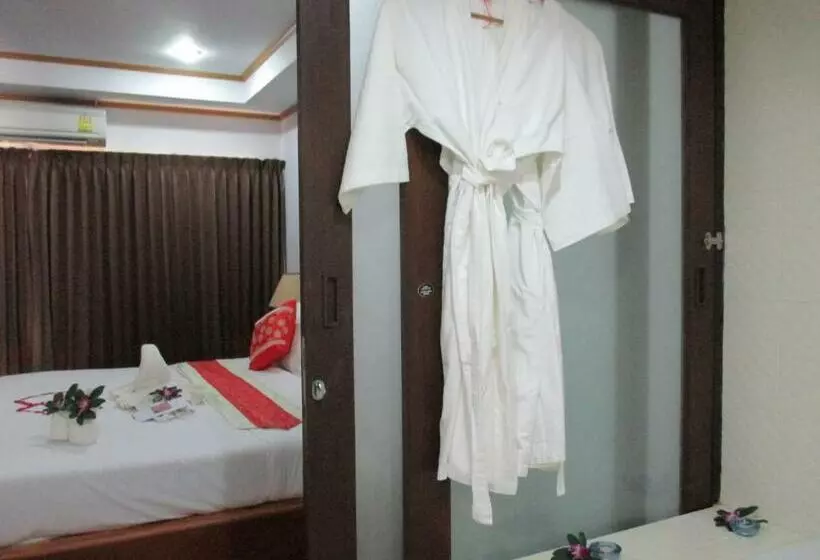 スーペリアールーム, Lipa Bay Resort