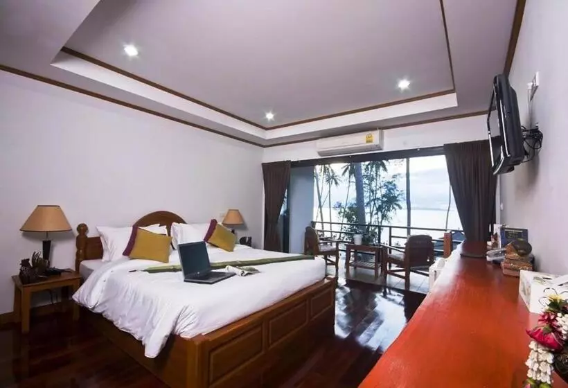 オーシャンビュースーペリアールーム, Lipa Bay Resort